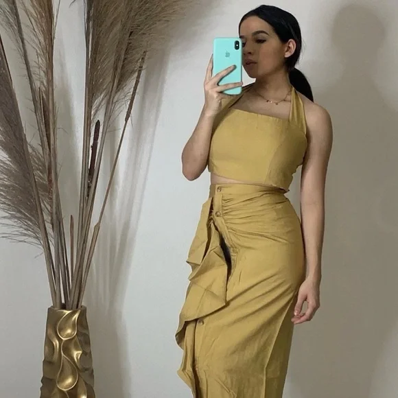 Chic Mustard Pencil Skirt - Picture 2 of 2